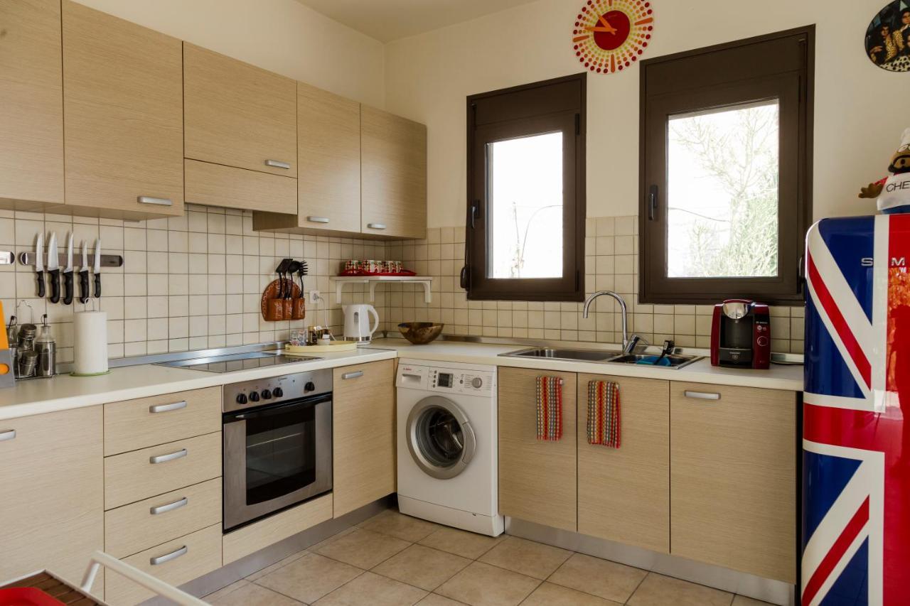 The Corner House At Court Villa Gennadi